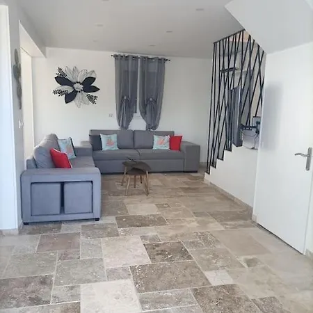 Grande Maison De Recente Nyaraló